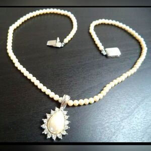 VINTAGE SIGNED MONET RHINESTONE & PEARL 16.5" NECKLACE